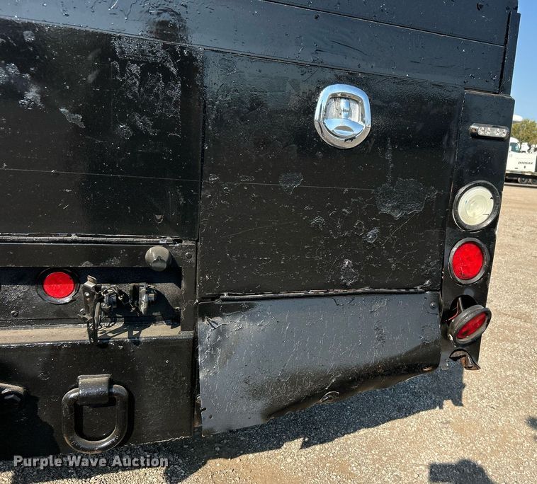 image for item EG1132 2009 International  7500 Crew Cab crane truck