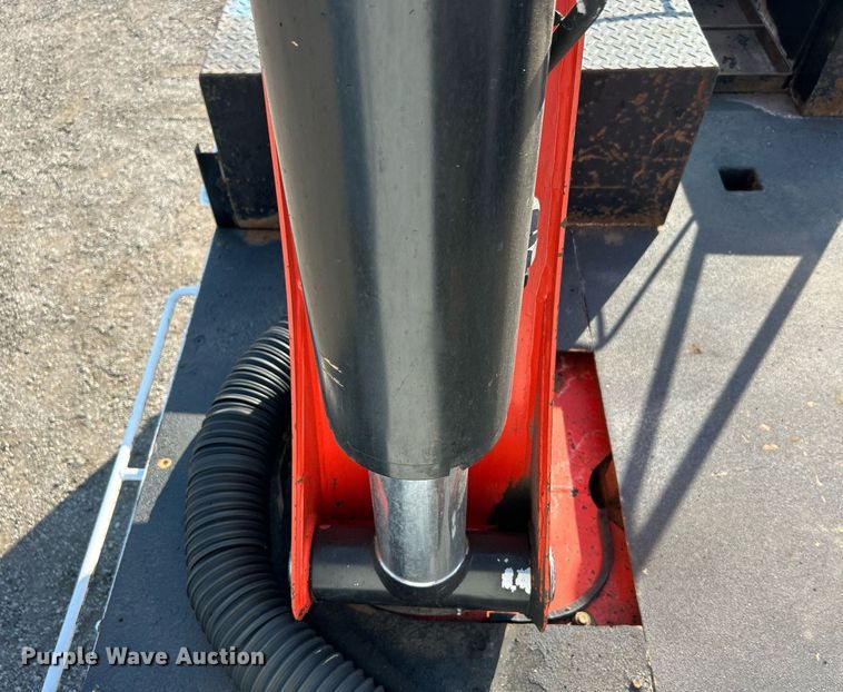 image for item EG1132 2009 International  7500 Crew Cab crane truck