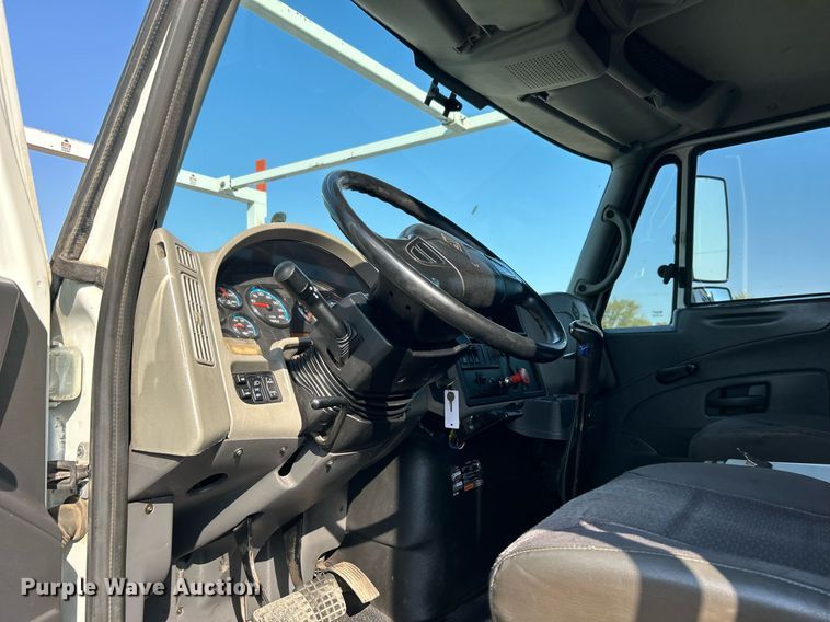 image for item EG1132 2009 International  7500 Crew Cab crane truck