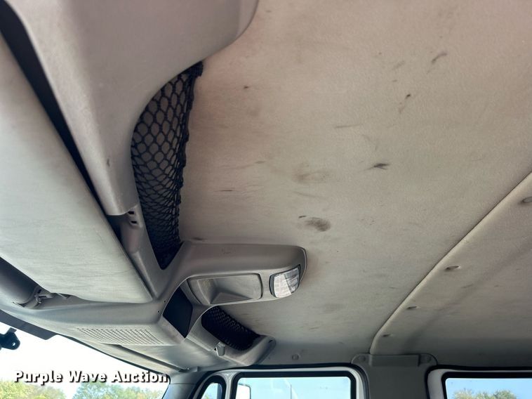 image for item EG1132 2009 International  7500 Crew Cab crane truck