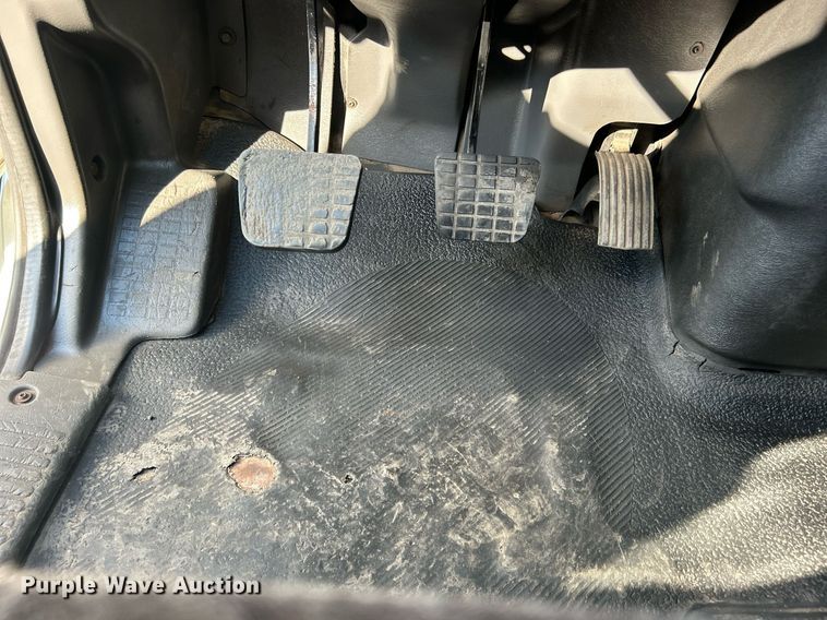 image for item EG1132 2009 International  7500 Crew Cab crane truck