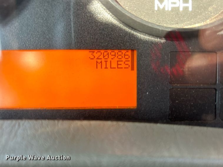 image for item EG1132 2009 International  7500 Crew Cab crane truck