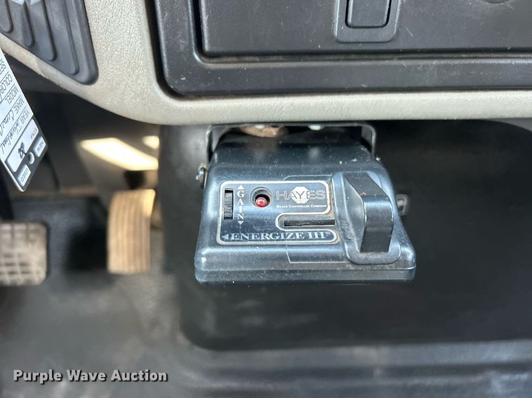 image for item EG1132 2009 International  7500 Crew Cab crane truck