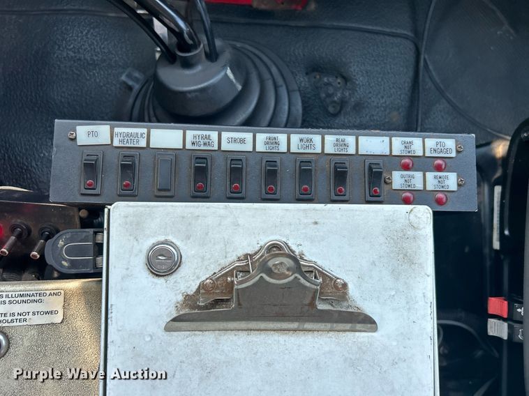 image for item EG1132 2009 International  7500 Crew Cab crane truck