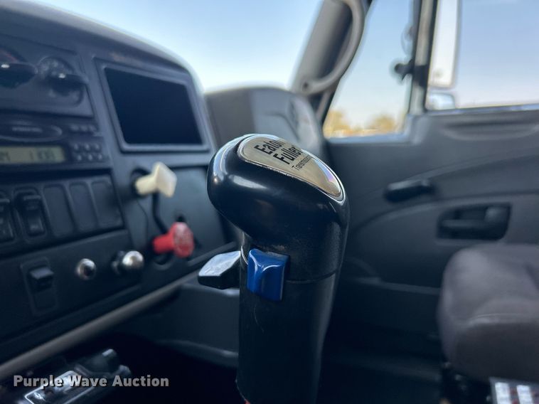 image for item EG1132 2009 International  7500 Crew Cab crane truck