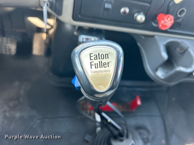 image for item EG1132 2009 International  7500 Crew Cab crane truck