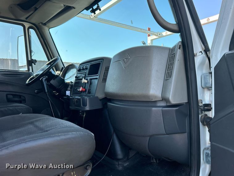 image for item EG1132 2009 International  7500 Crew Cab crane truck