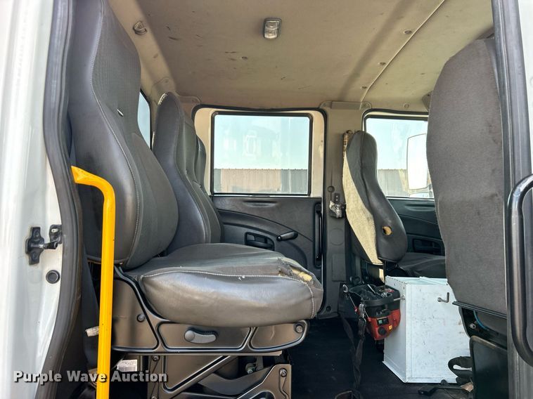 image for item EG1132 2009 International  7500 Crew Cab crane truck