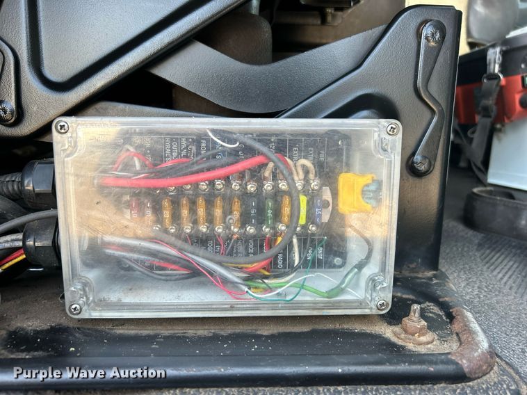 image for item EG1132 2009 International  7500 Crew Cab crane truck