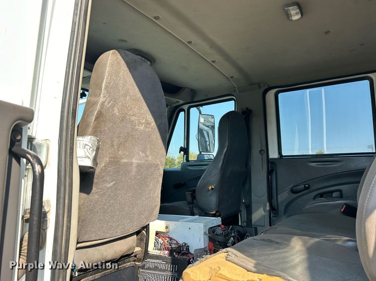 image for item EG1132 2009 International  7500 Crew Cab crane truck