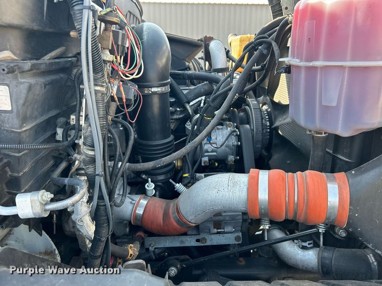 image for item EG1132 2009 International  7500 Crew Cab crane truck