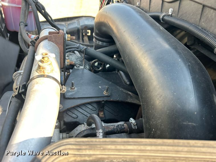 image for item EG1132 2009 International  7500 Crew Cab crane truck