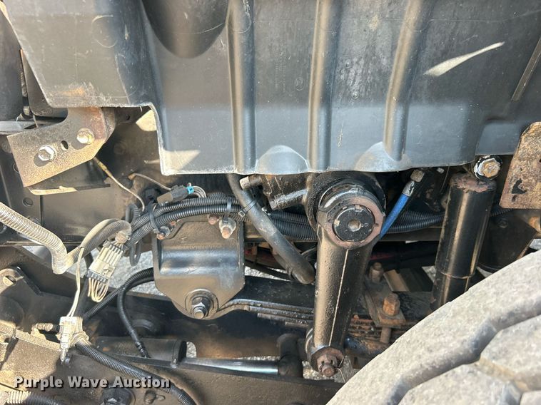 image for item EG1132 2009 International  7500 Crew Cab crane truck