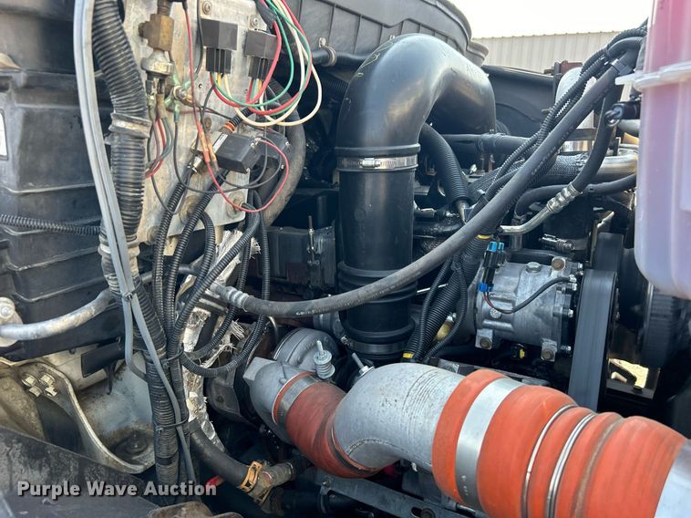 image for item EG1132 2009 International  7500 Crew Cab crane truck