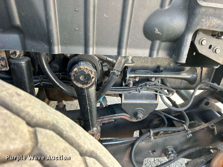 image for item EG1132 2009 International  7500 Crew Cab crane truck