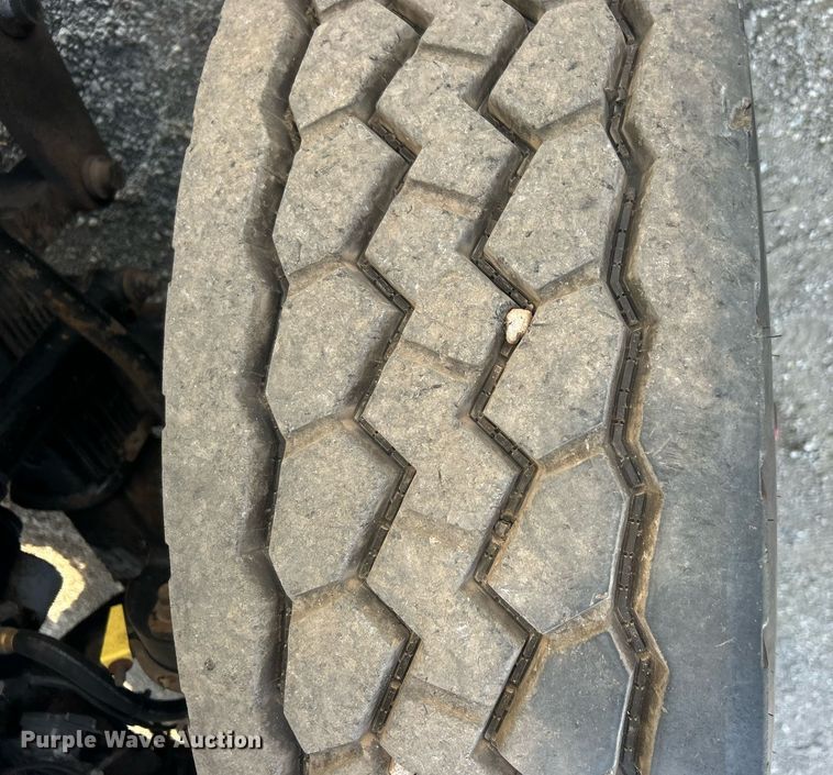 image for item EG1132 2009 International  7500 Crew Cab crane truck