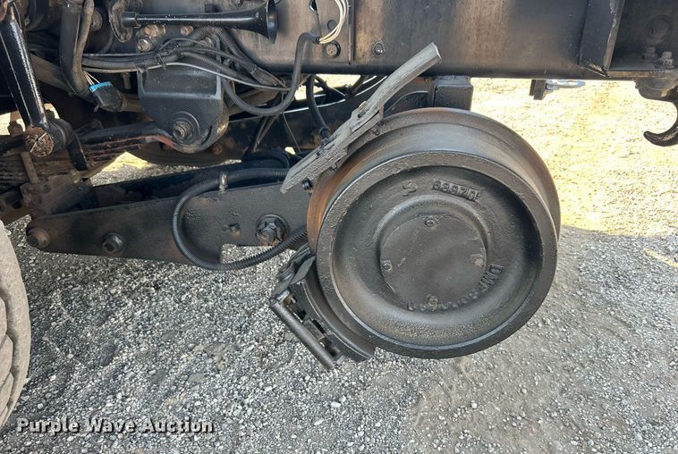 image for item EG1132 2009 International  7500 Crew Cab crane truck