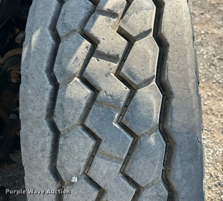 image for item EG1132 2009 International  7500 Crew Cab crane truck