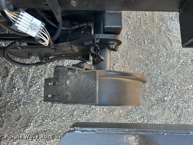 image for item EG1132 2009 International  7500 Crew Cab crane truck