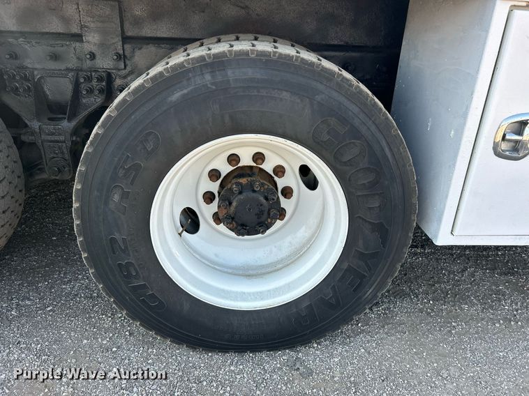 image for item EG1132 2009 International  7500 Crew Cab crane truck