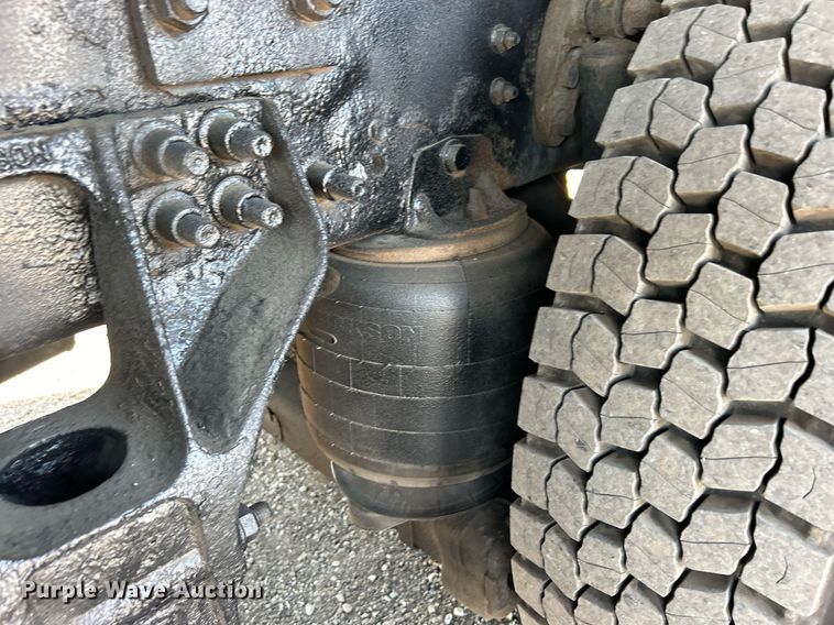 image for item EG1132 2009 International  7500 Crew Cab crane truck