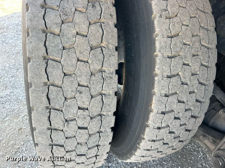 image for item EG1132 2009 International  7500 Crew Cab crane truck