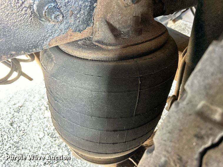 image for item EG1132 2009 International  7500 Crew Cab crane truck