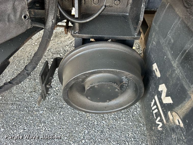 image for item EG1132 2009 International  7500 Crew Cab crane truck