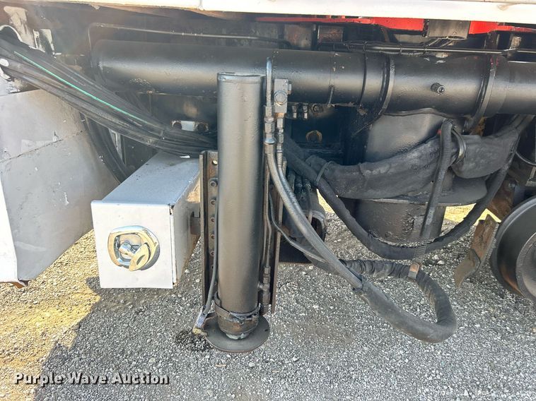 image for item EG1132 2009 International  7500 Crew Cab crane truck