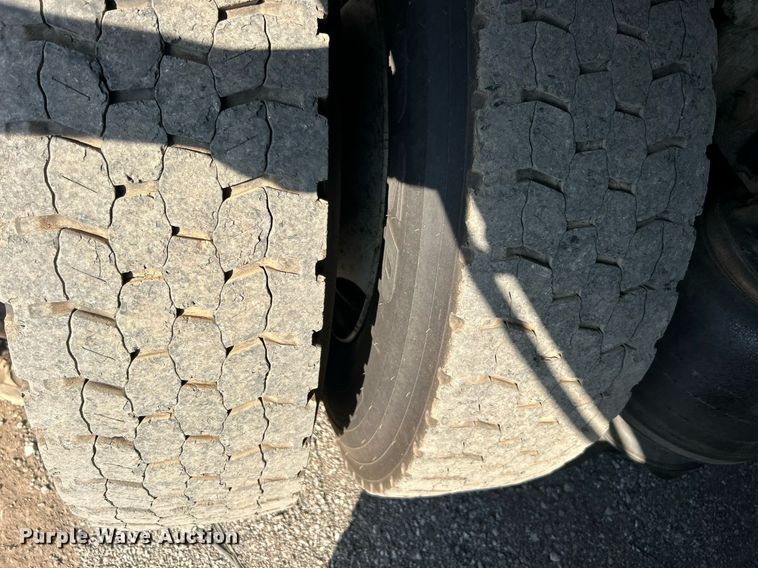 image for item EG1132 2009 International  7500 Crew Cab crane truck