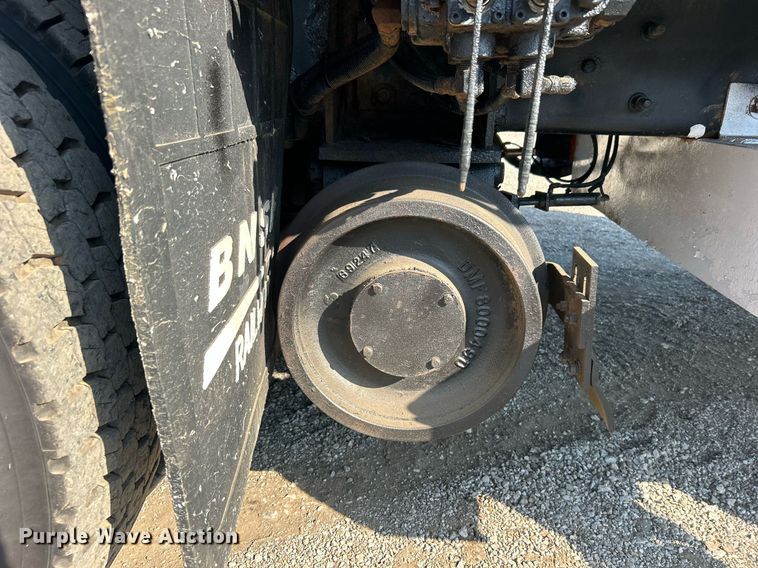 image for item EG1132 2009 International  7500 Crew Cab crane truck