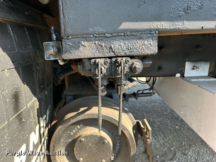 image for item EG1132 2009 International  7500 Crew Cab crane truck