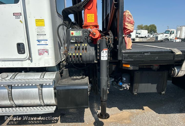 image for item EG1134 2009 Kenworth  T270 crane truck