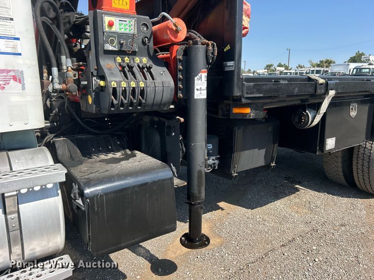 image for item EG1134 2009 Kenworth  T270 crane truck