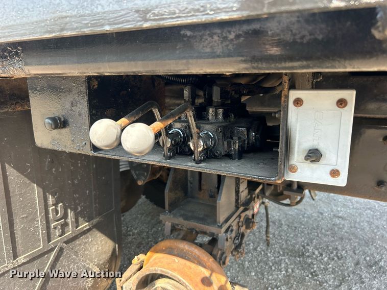 image for item EG1134 2009 Kenworth  T270 crane truck