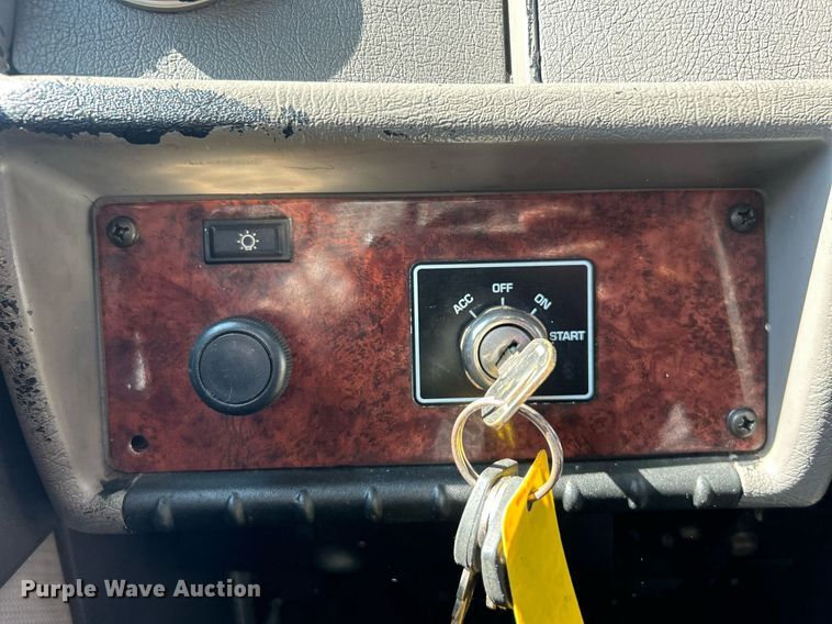 image for item EG1134 2009 Kenworth  T270 crane truck