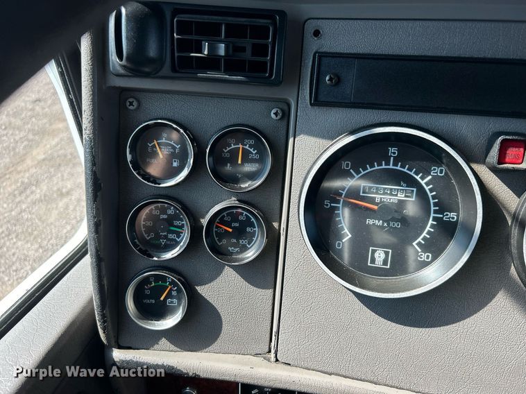 image for item EG1134 2009 Kenworth  T270 crane truck