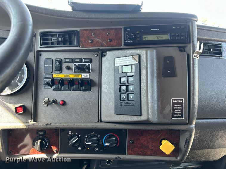 image for item EG1134 2009 Kenworth  T270 crane truck