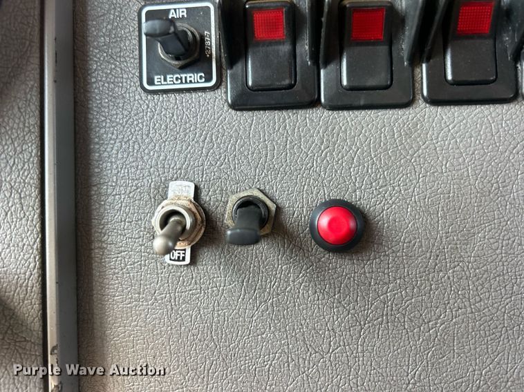 image for item EG1134 2009 Kenworth  T270 crane truck