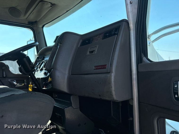 image for item EG1134 2009 Kenworth  T270 crane truck