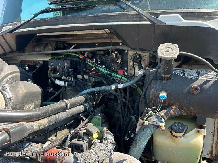 image for item EG1134 2009 Kenworth  T270 crane truck