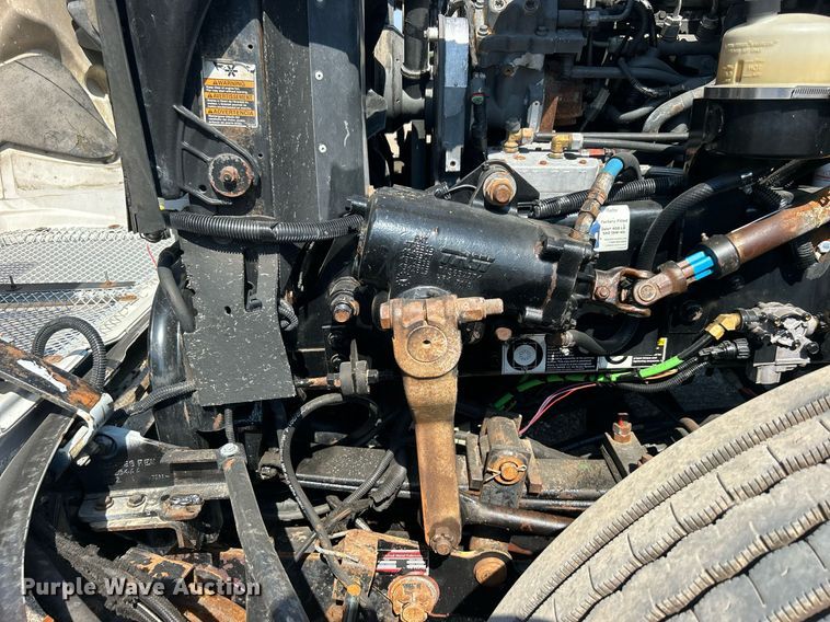 image for item EG1134 2009 Kenworth  T270 crane truck