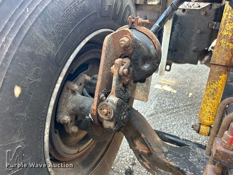 image for item EG1134 2009 Kenworth  T270 crane truck