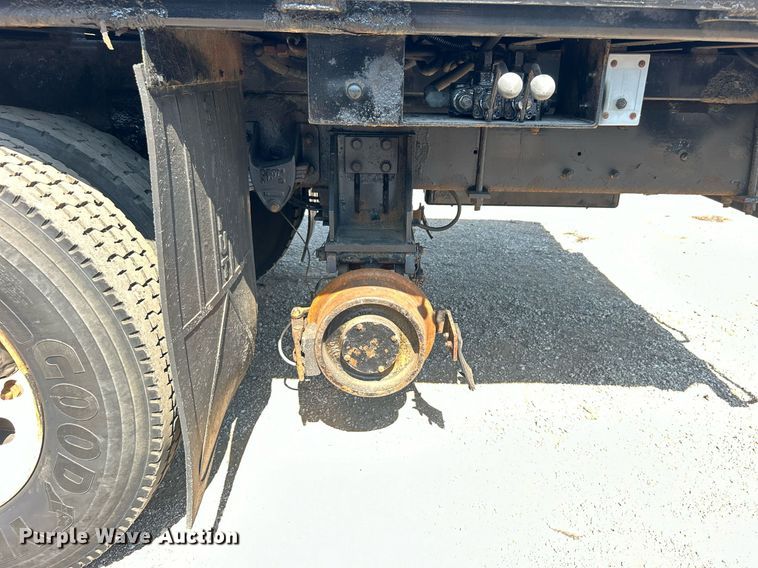 image for item EG1134 2009 Kenworth  T270 crane truck