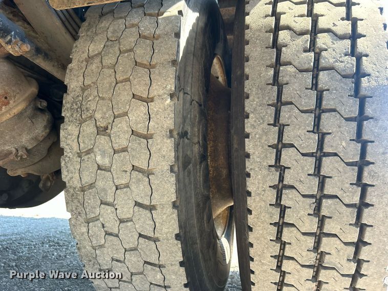 image for item EG1134 2009 Kenworth  T270 crane truck