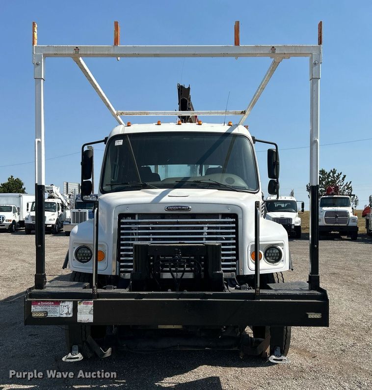 image for item EG1135 2007 Freightliner  Business Class M2 crane truck