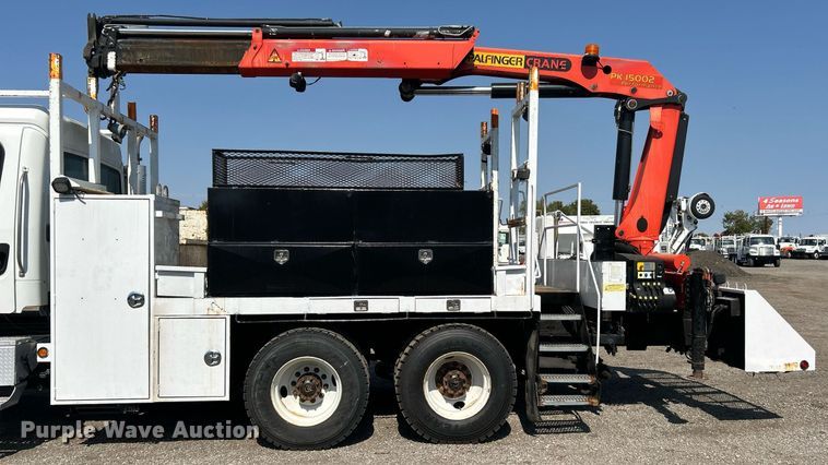 image for item EG1135 2007 Freightliner  Business Class M2 crane truck