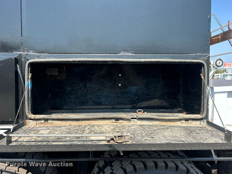 image for item EG1135 2007 Freightliner  Business Class M2 crane truck