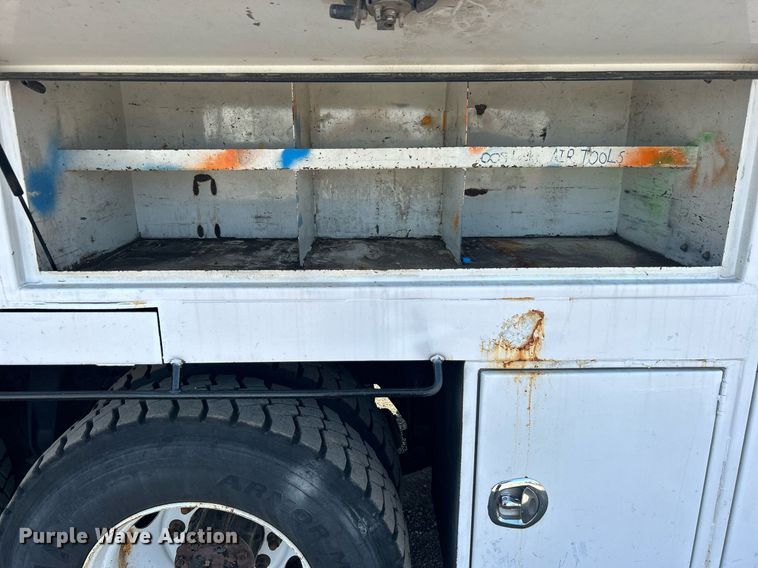 image for item EG1135 2007 Freightliner  Business Class M2 crane truck