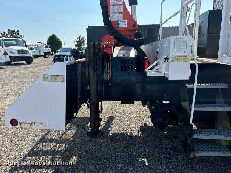 image for item EG1135 2007 Freightliner  Business Class M2 crane truck